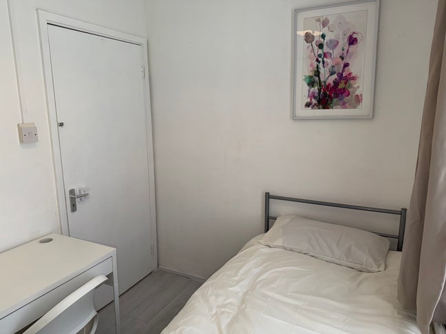 ** Newly Refurbished Single Room – Bethnal Green** Main Photo
