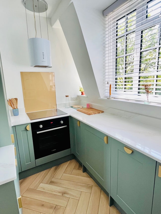 Beautiful newly-renovated flat next to Bushy Park! Main Photo