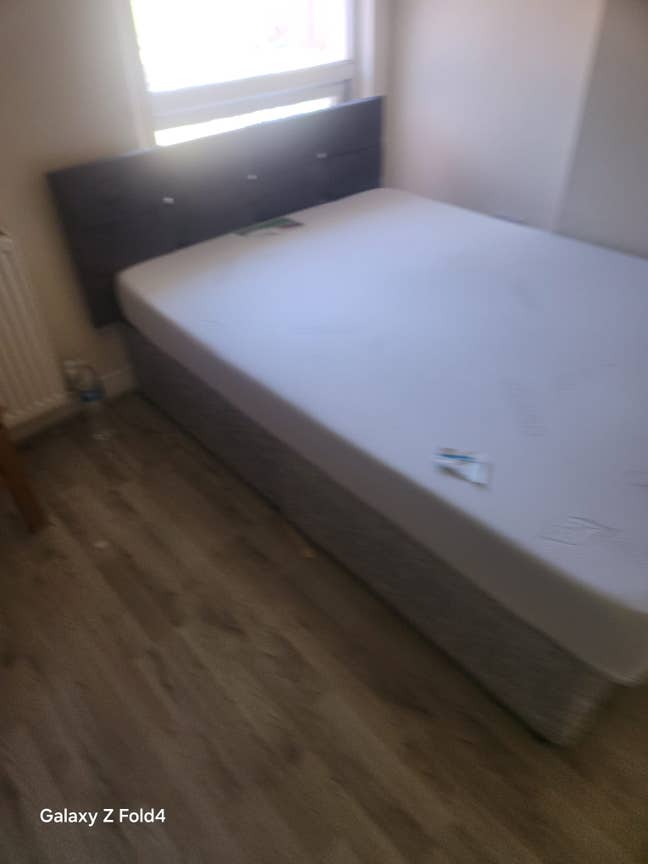 Double Room Available with ensuite shower toilet Main Photo