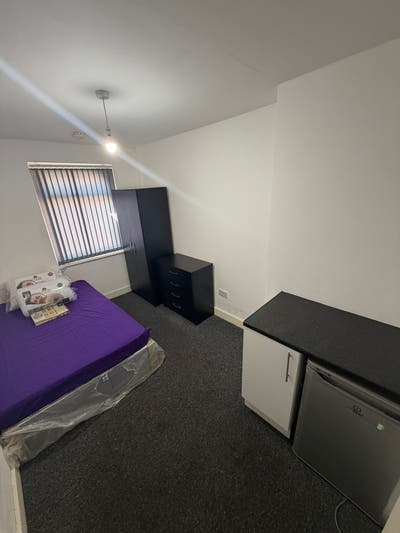 New Spacious Double Room-Shared Property-B21 Main Photo
