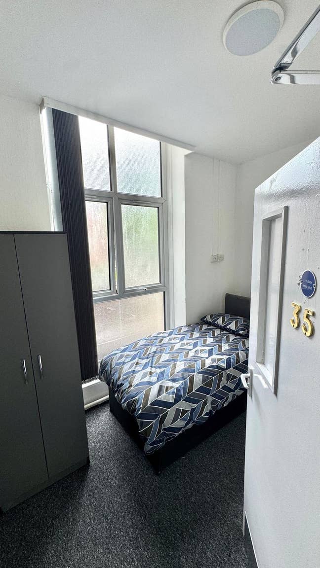New Modern En-Suite Room Available-Hockley Main Photo