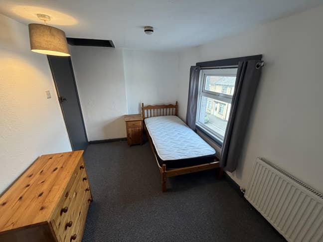 Rooms to let in refurbished  Licensed HMO Main Photo