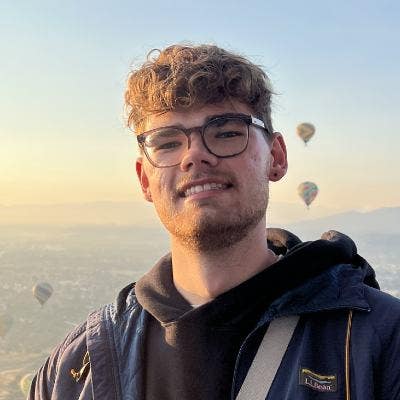 23 y/o professional - flatshare/studio/one bed Main Photo