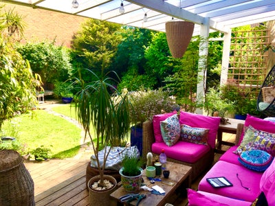 Large Bright Double Room in Big House with Garden Main Photo