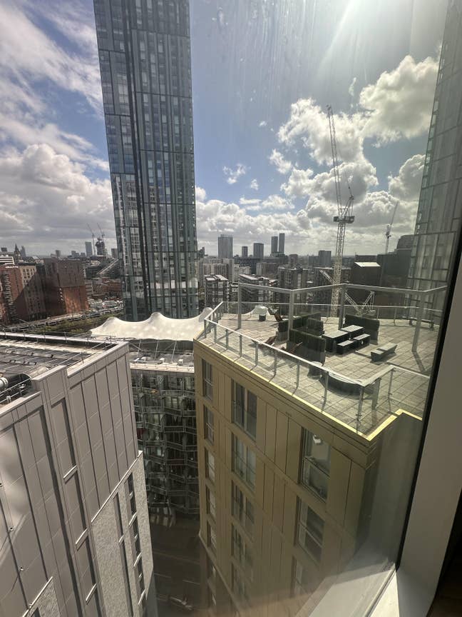 18th Floor Double Bed+Private Bathroom City Centre Main Photo