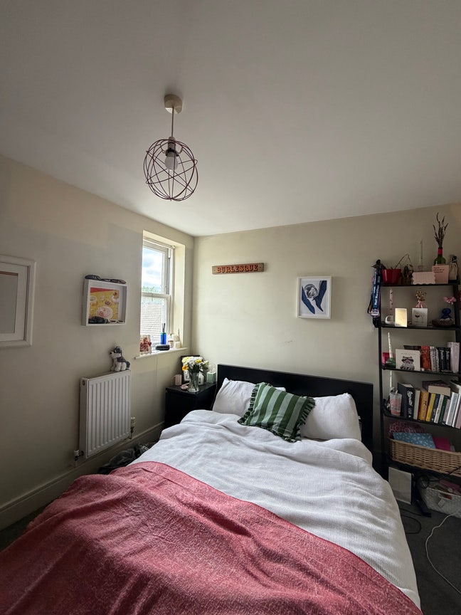 Bright Double Room with Private Bathroom  Main Photo