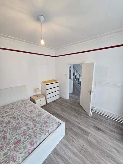 4 Bed Terraced House, Undine St SW17 Main Photo