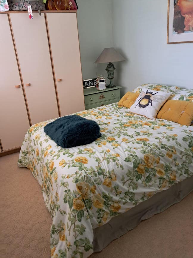 Double room in comfortable family house Main Photo
