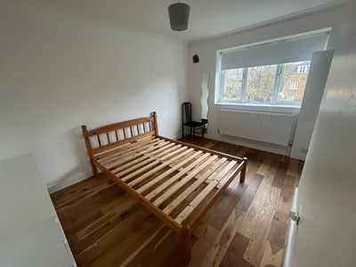 2 freshly renovated rooms available in Forest Hill Main Photo