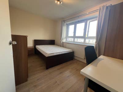 2 Amazing Double Rooms in West Kensington Main Photo