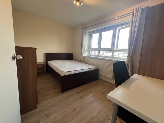 2 Amazing Double Rooms in West Kensington Main Photo