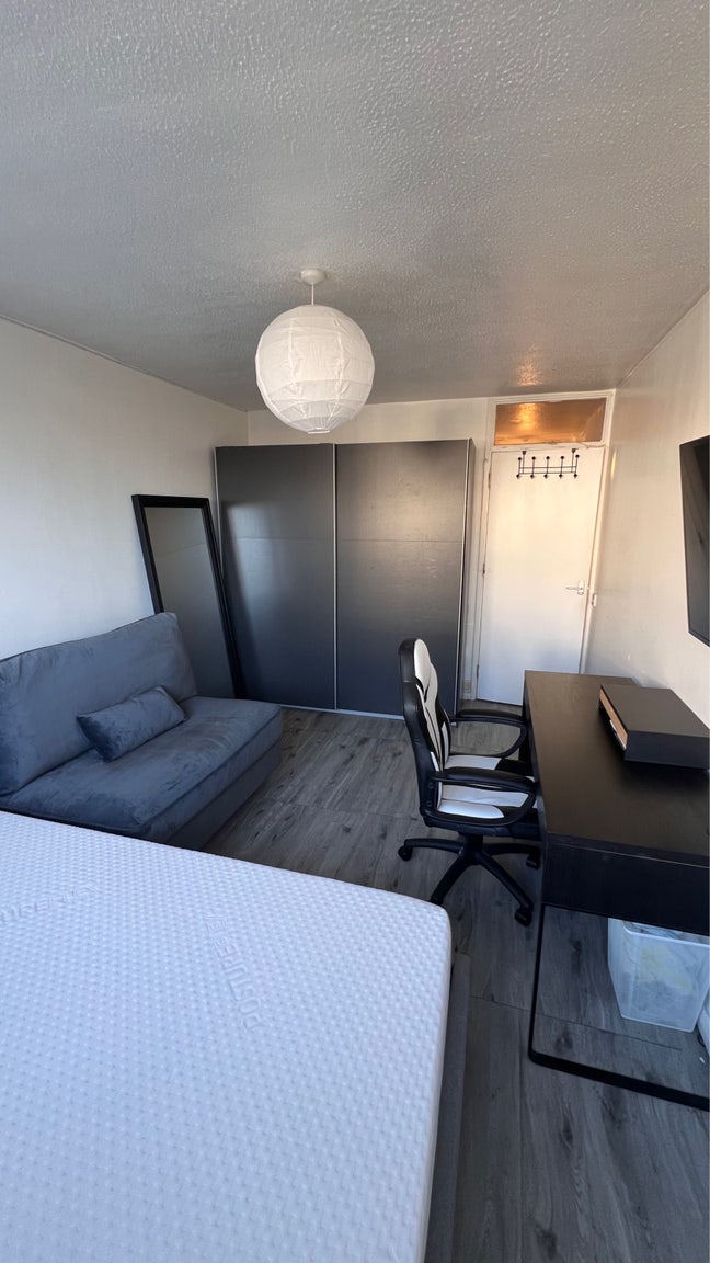 Spacious Double Bedroom in (Old street/farringdon) Main Photo