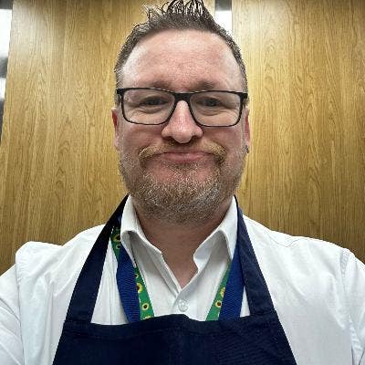Professional Male seeks a double room Main Photo
