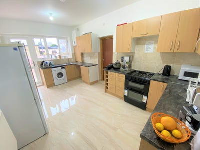 2 Rooms Available in Forest Gate/East Ham E7 Main Photo