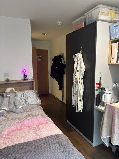 Urgent tenancy takeover, students only  Main Photo