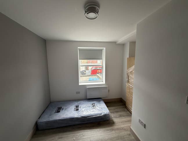 Brand New Bedsit on Upper Clapton Road Main Photo