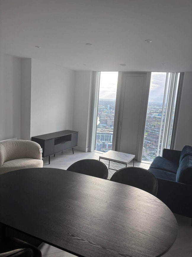 Beautiful double room for rent  Main Photo
