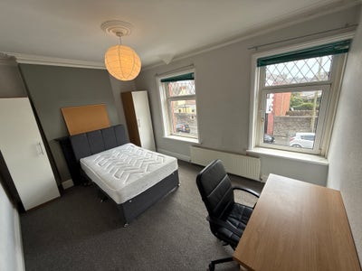 Spacious four-double-bedroom accommodation.  Main Photo