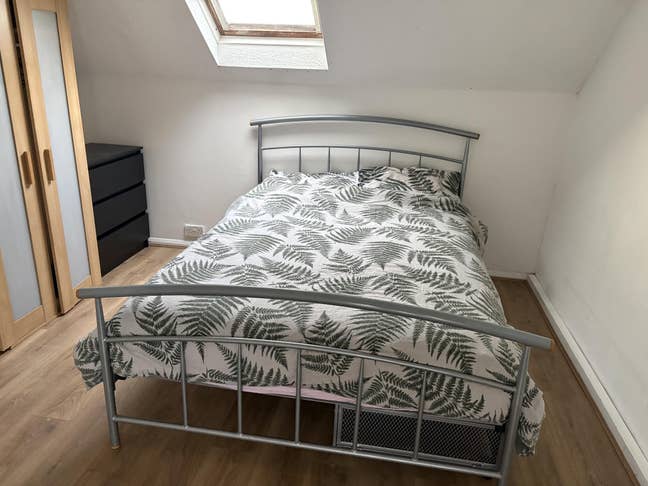 Double Room with Ensuite in Friendly House Main Photo