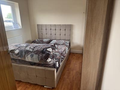 Fully furnished bedroom available for couples  Main Photo