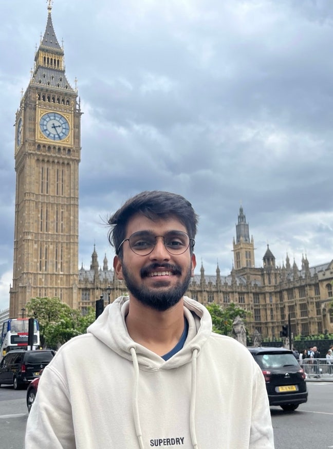 Looking for a flatmate or a single/double room Main Photo