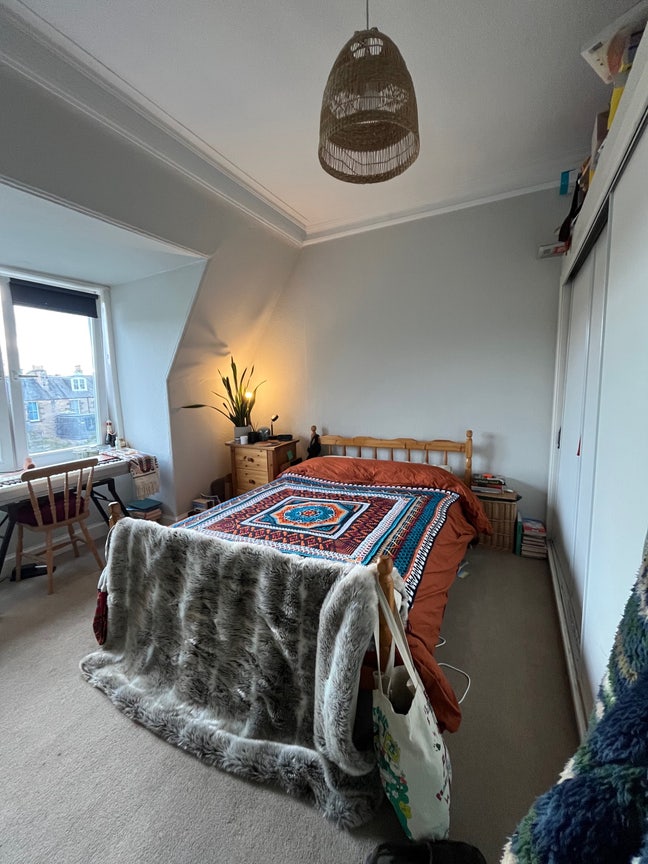Double room to rent from 1st July - Blackford Main Photo
