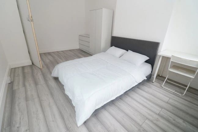 Double Room 5mins Walk to Ealing Broadway Station Main Photo