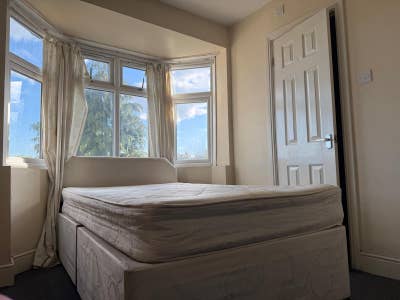 En suite Double available now  Main Photo