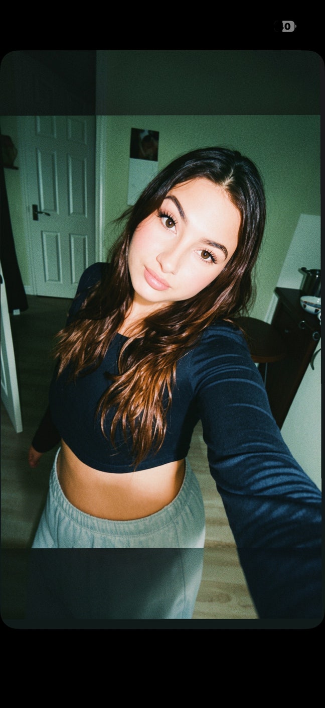 Professional Female seeks a double room Main Photo