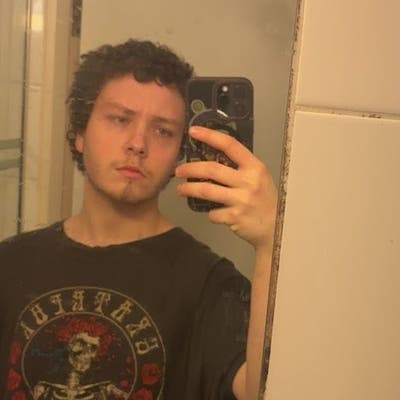looking for a room in london. Main Photo