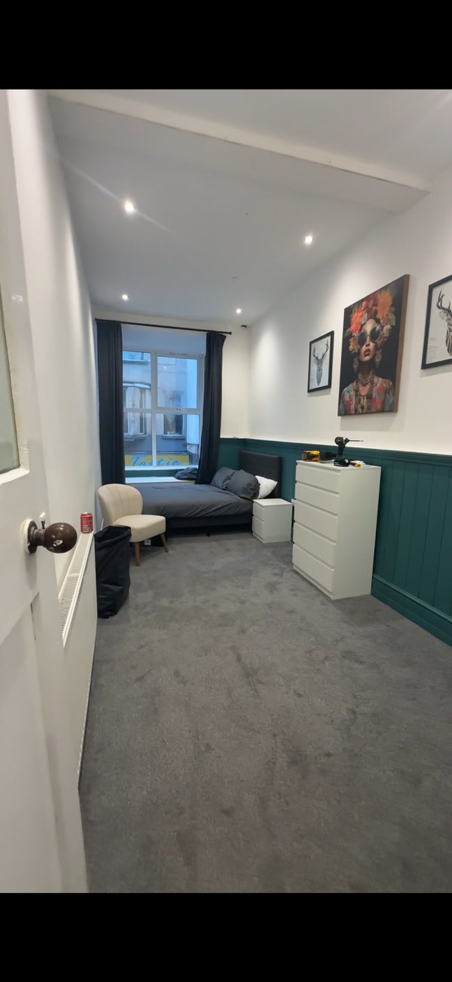 Large double room Main Photo