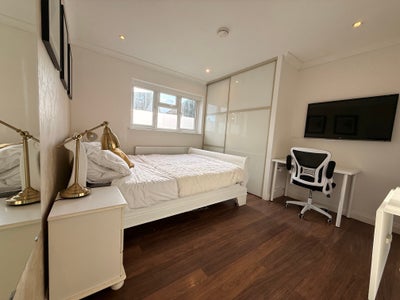 🏥All Bills inc Studio Flat, Furnished🌳 Main Photo