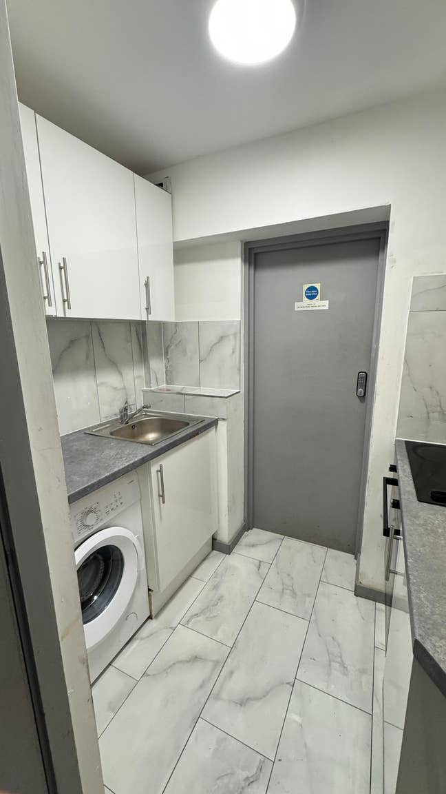 Studio Flat to Rent in Slough (SL1 2RW)  Main Photo