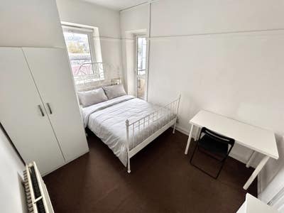 Double Room,Mile end/Canary Wharf-  Available Now Main Photo