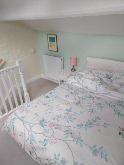 Double room in quiet residential street above Macc Main Photo