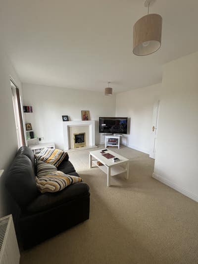 Top floor room with private bathroom available  Main Photo