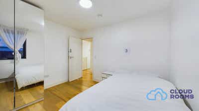 Largest Room in the Property – GU14 🏠 Farnborough Main Photo