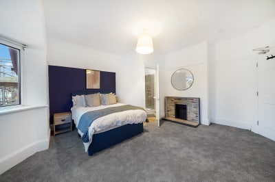 🚿Ensuite🤩Walk In Wardrobe🔥Norbiton🚆2min to🏥 Main Photo
