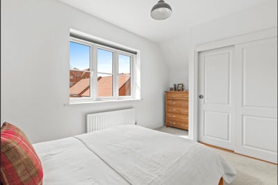 Large Rooms in Newer Build Quiet Home – HP10 Main Photo