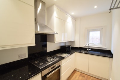 Modern room / 3 min from Willesden Green !  Main Photo