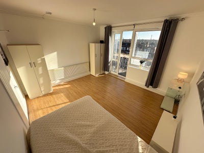 🍁 Huge room in 3 bed with private balcony - now Main Photo