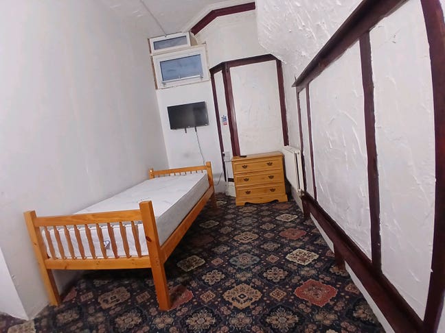 Single room Main Photo