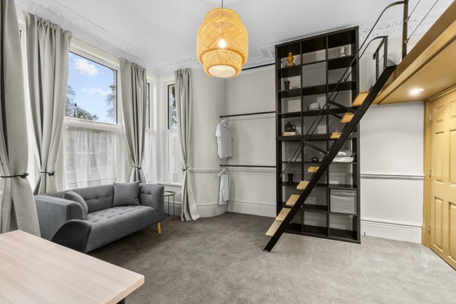 Large Room MEZ DECK – Modern & Luxurious Living  Main Photo