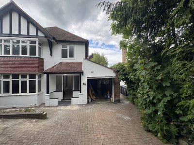 Stunning Refurbished 4 bed house to rent in CR8 Main Photo