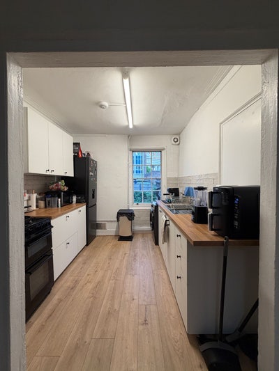 Beautiful Room in a Quiet, Well‑Kept Flat Main Photo