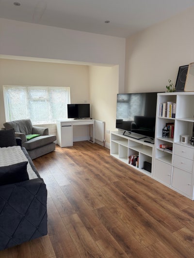 Last Two Rooms Available - All Included  Main Photo