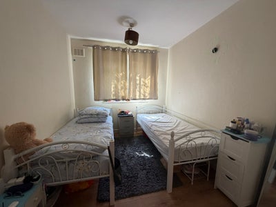 Nice double for sharing in Mile End  Main Photo