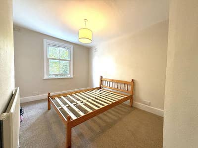 Sublet Double Room  | &pound;0 Deposit | Bills Included Main Photo