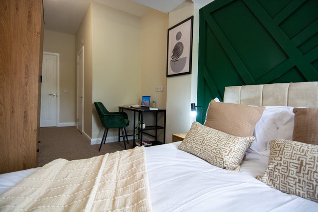 Beautiful & Stylish/Ensuite/Kitchenette/TownCentre Main Photo