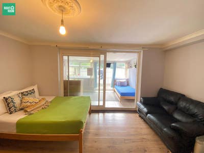 Kings Cross - Huge Double Room + Garden! Main Photo